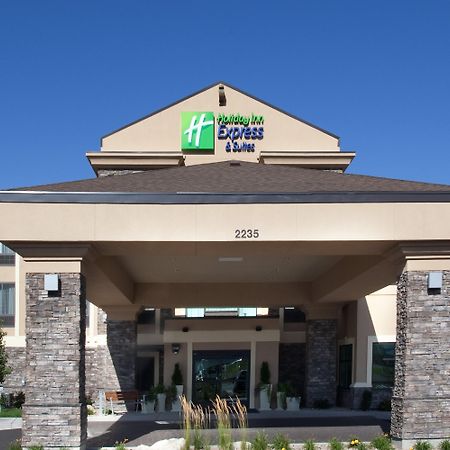 Holiday Inn Express & Suites Logan By Ihg Buitenkant foto