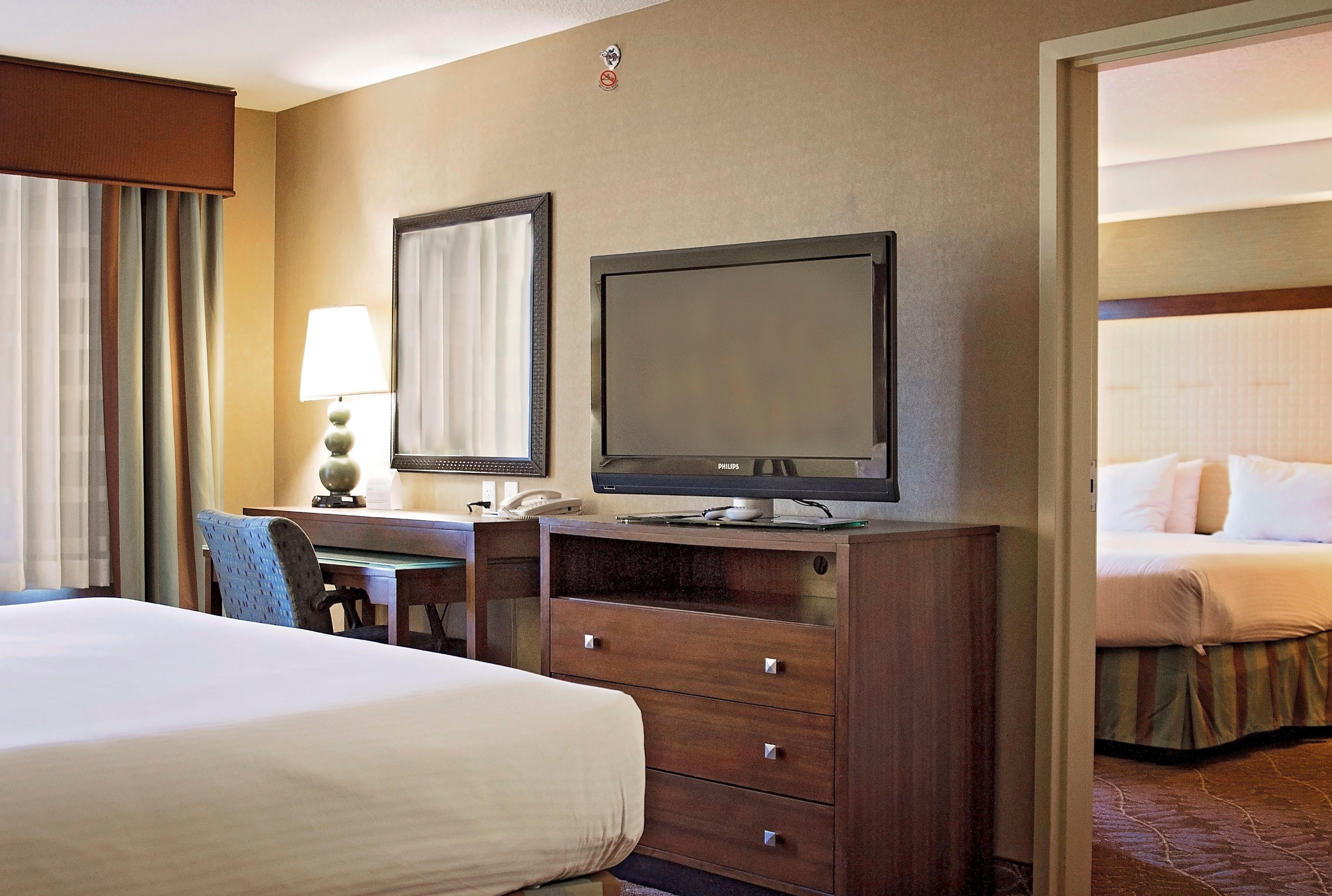 Holiday Inn Express & Suites Logan By Ihg Buitenkant foto
