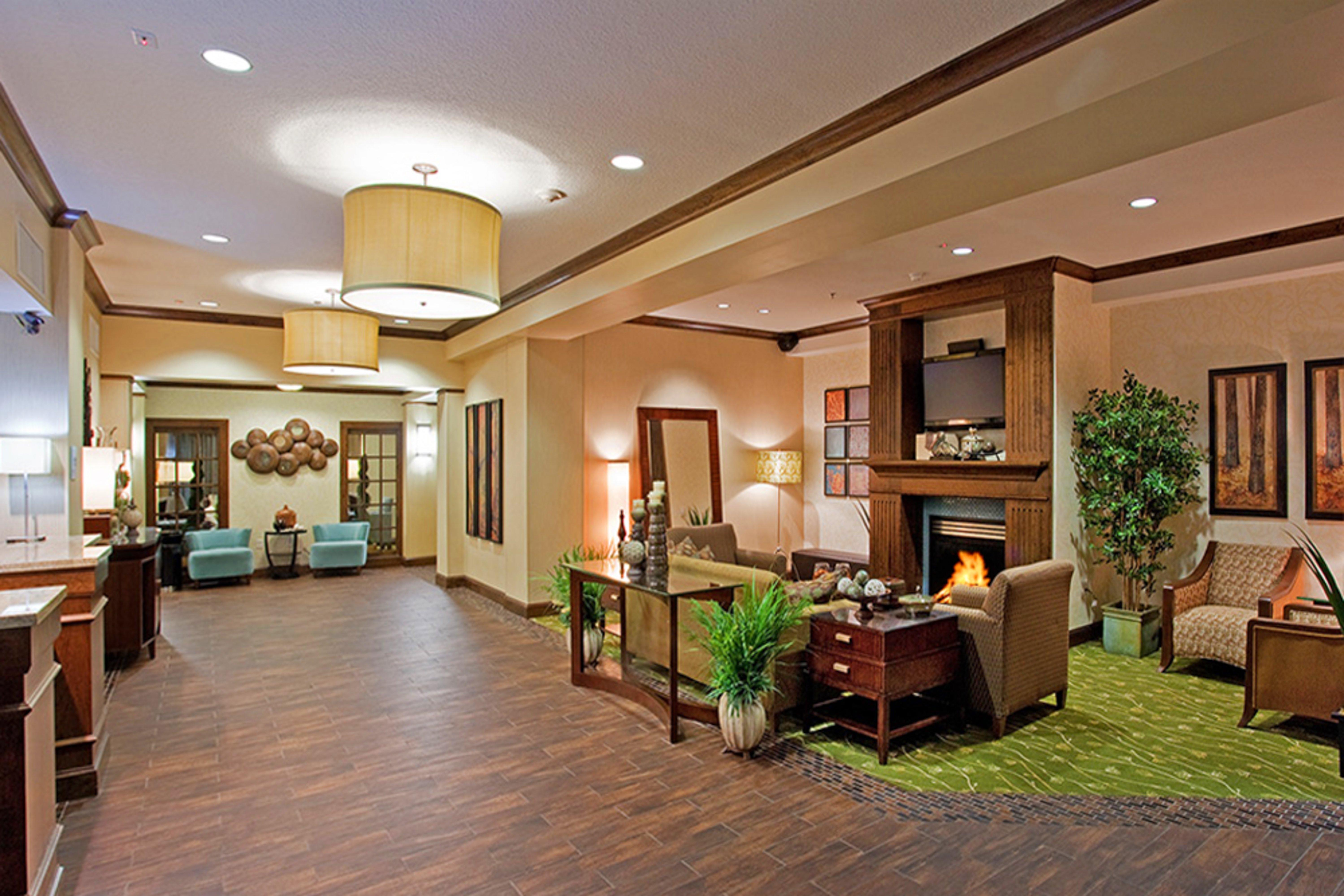 Holiday Inn Express & Suites Logan By Ihg Buitenkant foto