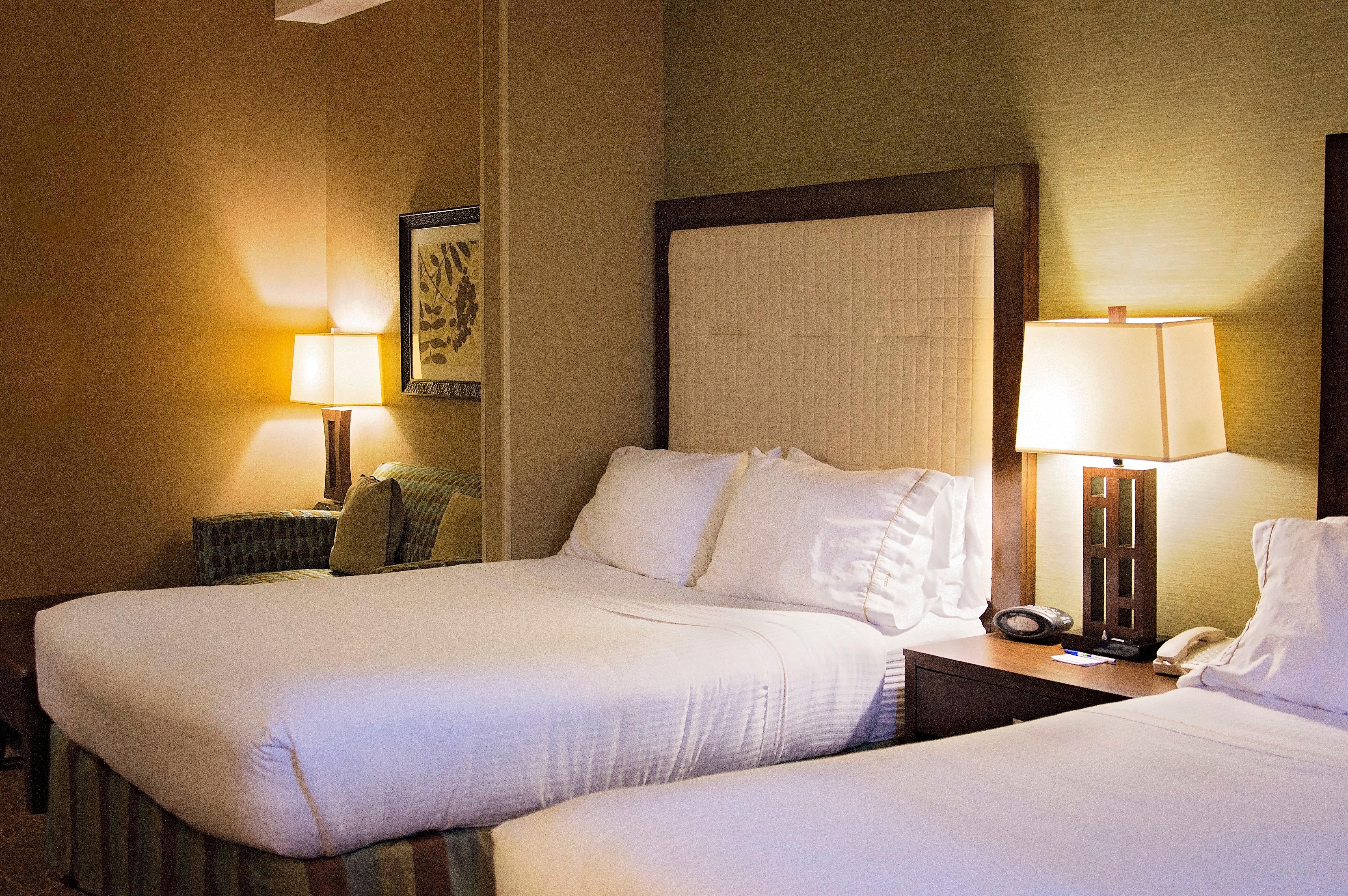Holiday Inn Express & Suites Logan By Ihg Buitenkant foto